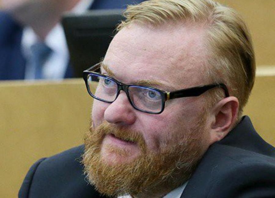 Депутат Милонов хочет изменить правила перевозки пожилых в самолетах