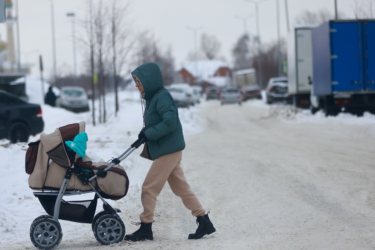 Более 12 тысяч малообеспеченных семей в Татарстане получили комплекты для детей