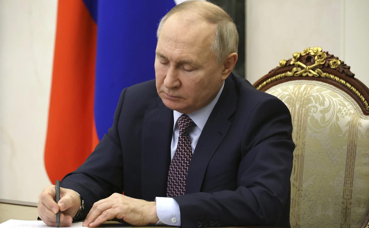 Путин заявил о продлении программы «Молодая семья» после 2025 года