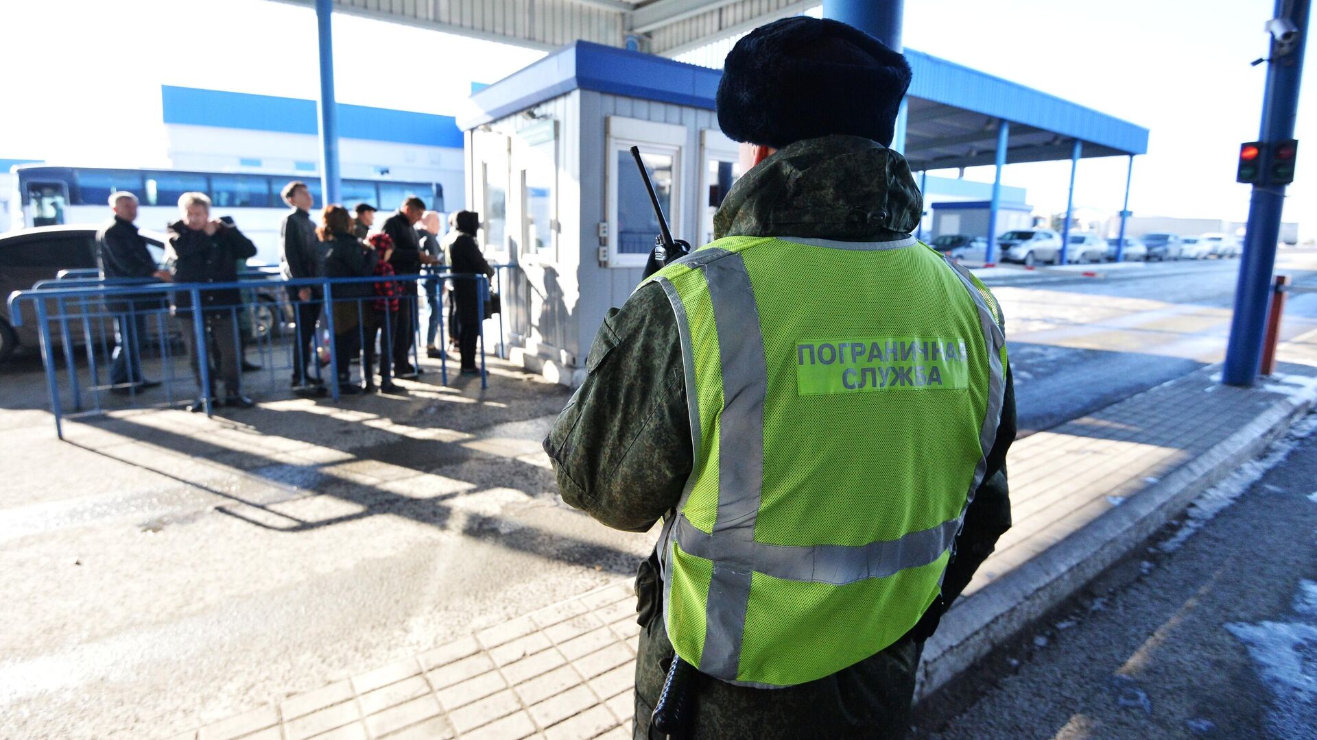 Для выезда за границу детей до 14 лет потребуется отметка о гражданстве