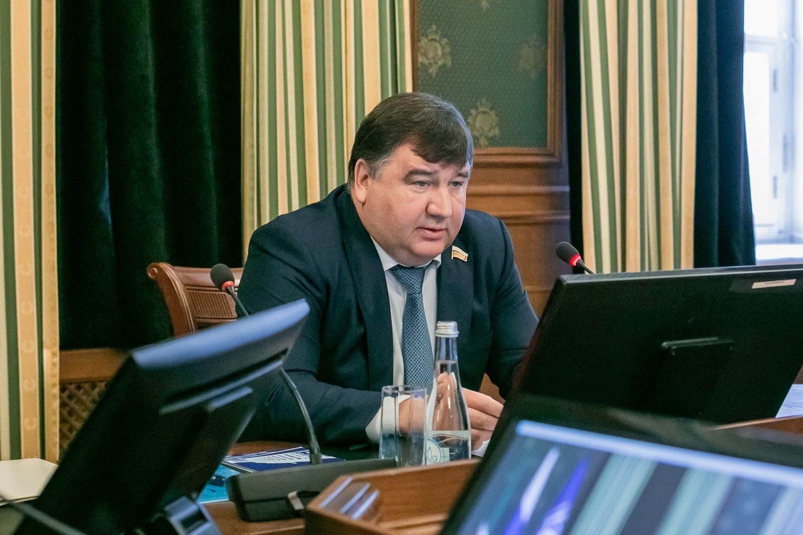 Метшин наградил «за безупречную службу Казани» ректора КФУ