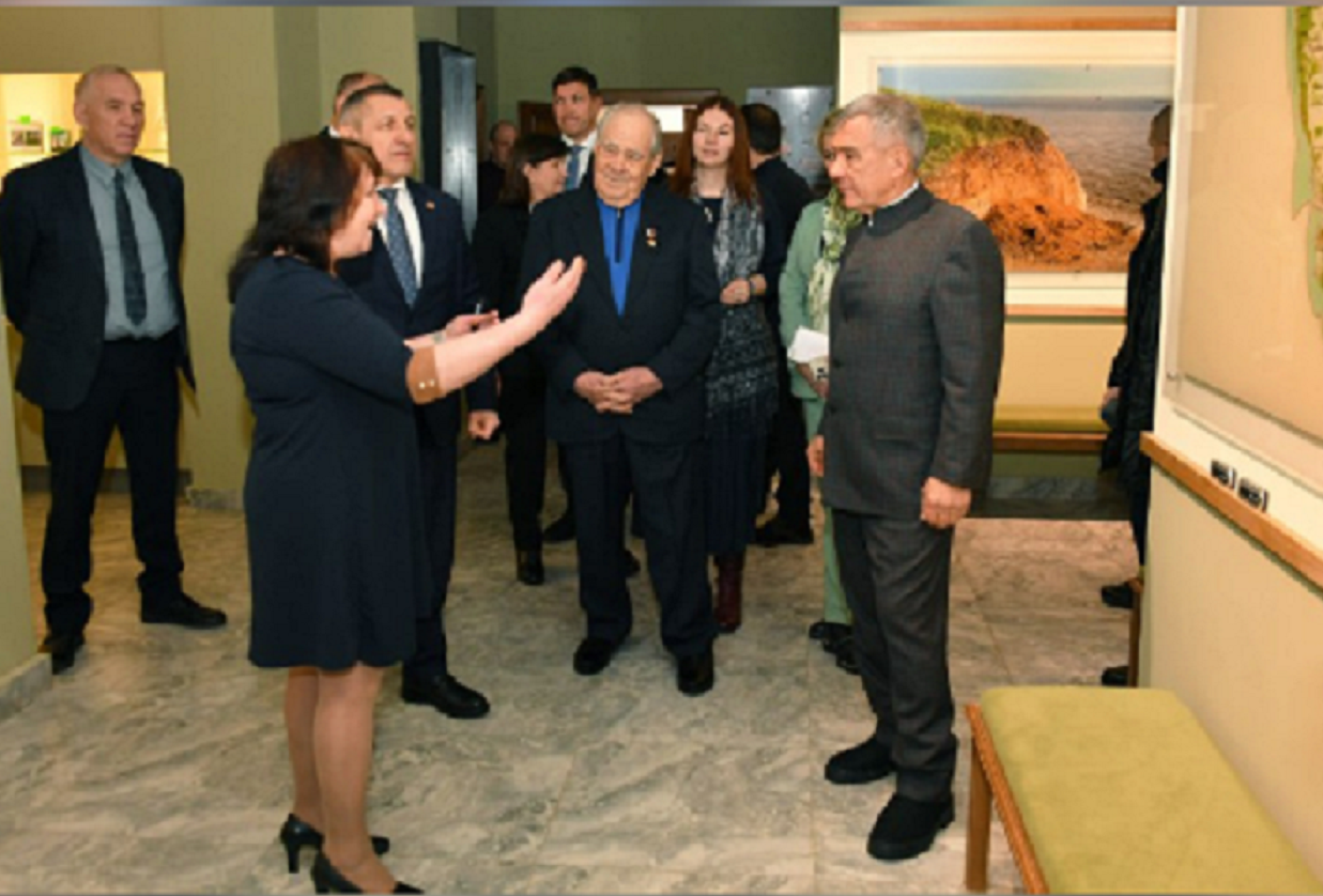 Минниханов и Шаймиев посетили музей Лаишевского края