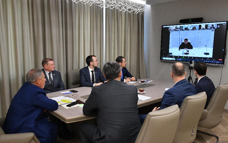 Минниханов обсудил создание технопарков с вице-премьером Узбекистана