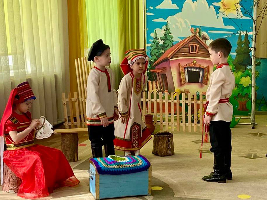 Воспитателям, обучающим русскому языку, установят досрочную пенсию