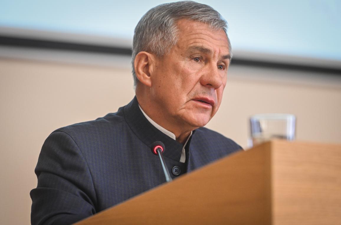 Минниханов попал в тройку лидеров в рейтинге влияния глав регионов