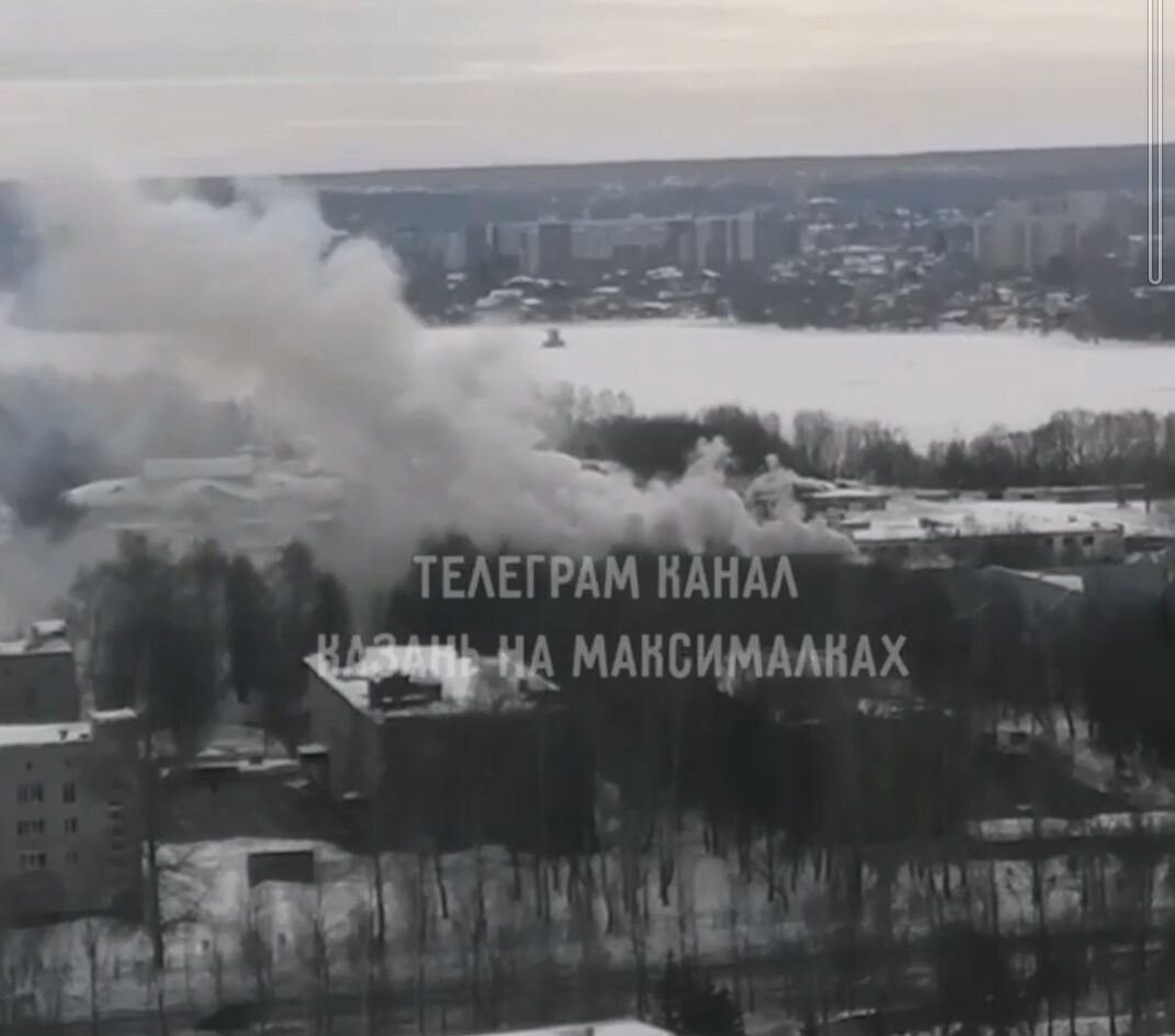 Загорелось здание Танкового училища в Казани