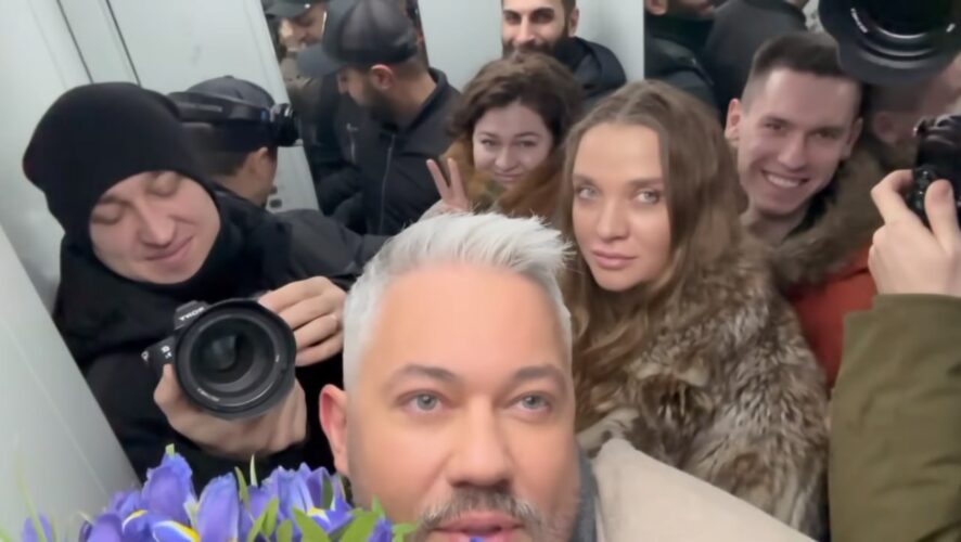 Стилист Рогов приехал в Казань и застрял в лифте ЖК «Салават Купере»