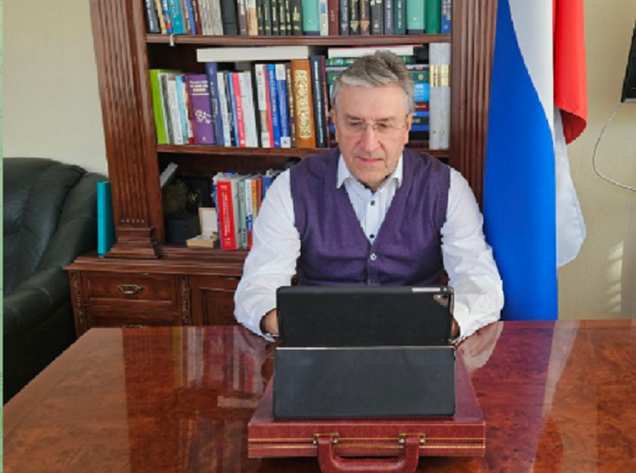 Айрат Фаррахов попросил не платить деньги за обращения к депутату