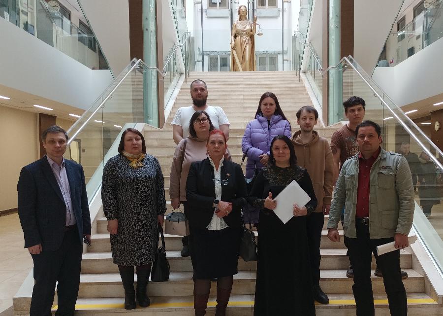 Иск Оргсинтеза к активистке Гайсиной рассмотрят без госорганов