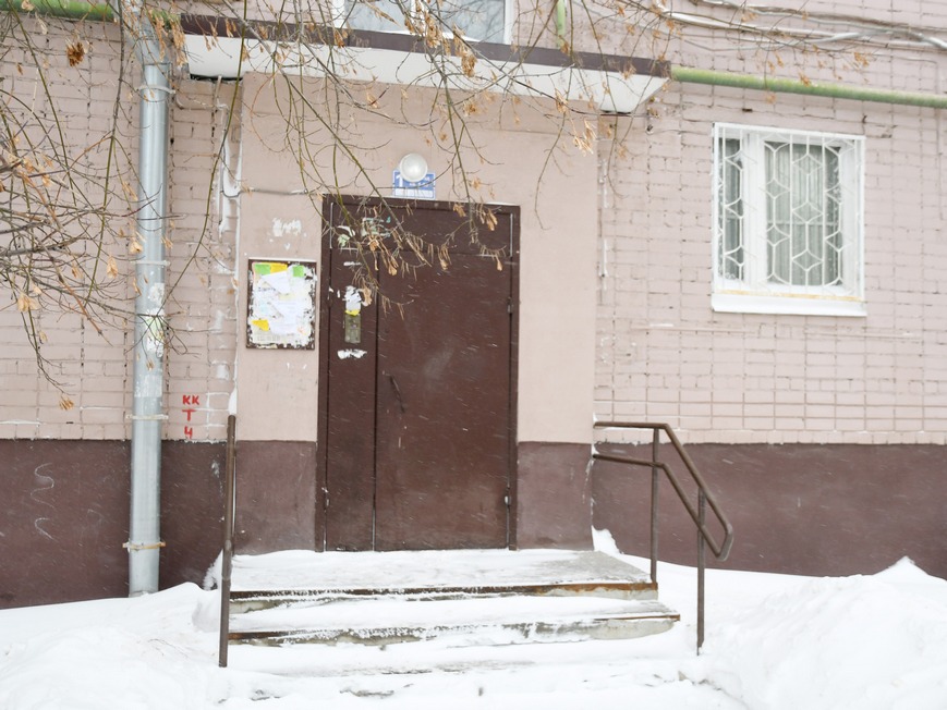 Пенсионерка в Казани пострадала из-за строительного мусора в подъезде