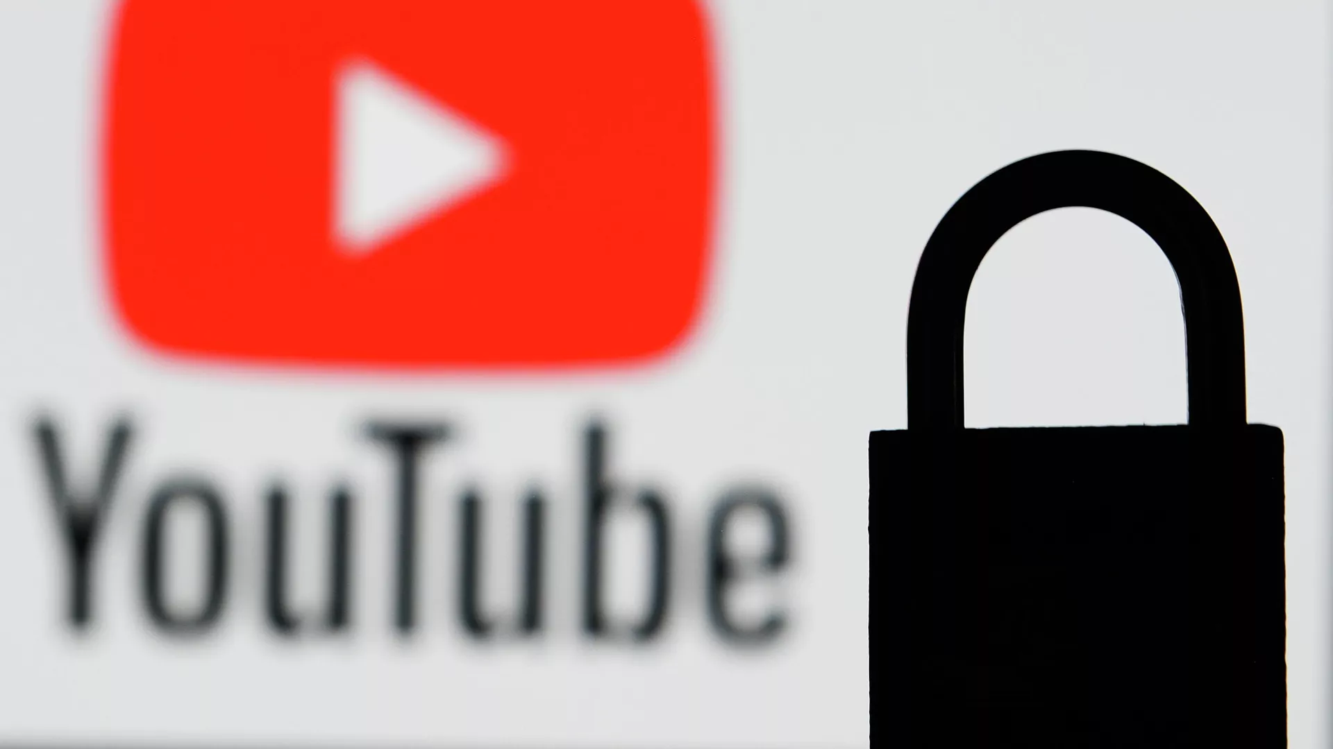 Песков рассказал, когда заблокируют YouTube в России