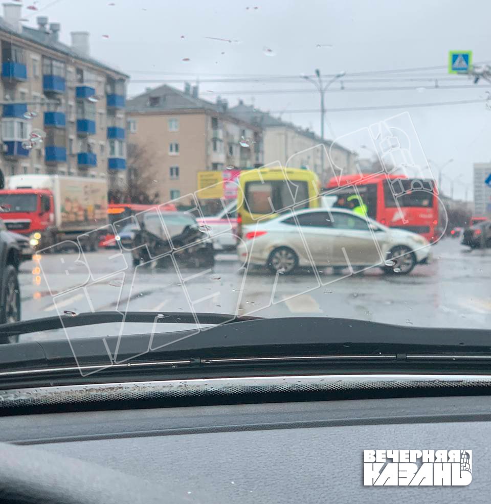 В Казани произошло смертельное ДТП с автобусом