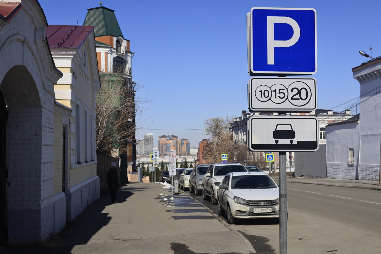 Казанцы устали от платных парковок с неисправной оплатой и нечищеными  местами