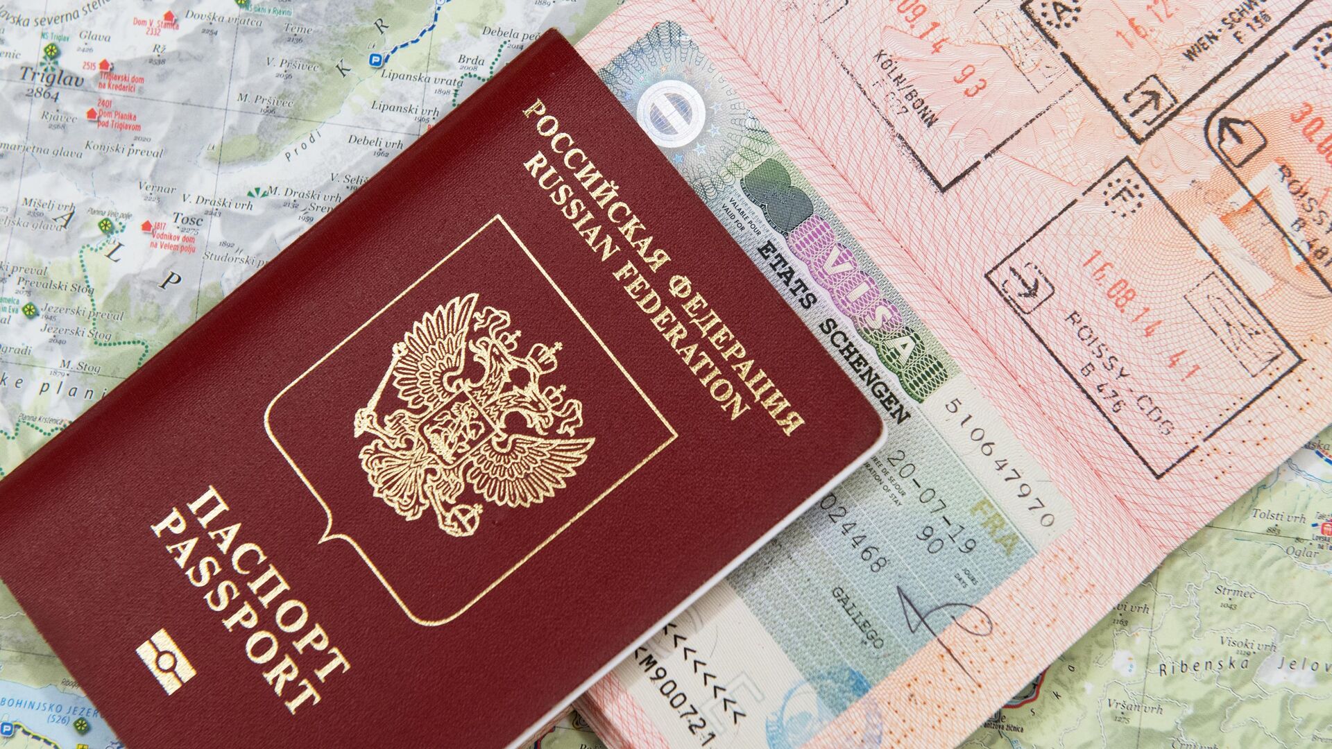 Болгария и Румыния начнут выдавать шенгенские визы