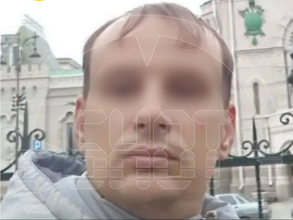 Серийный педофил из Татарстана гулял по двору голым