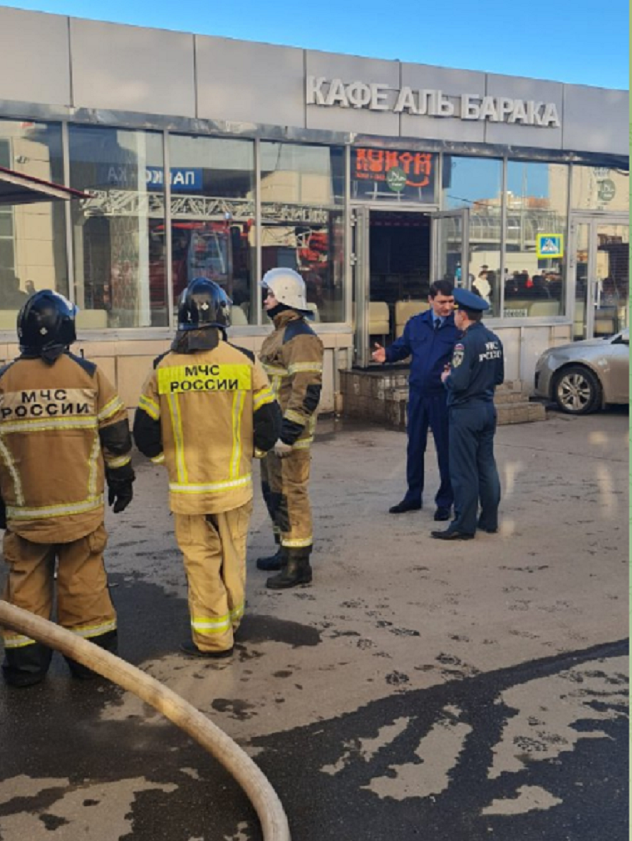 Прокуратура организовала проверку по факту пожара на Приволжском рынке