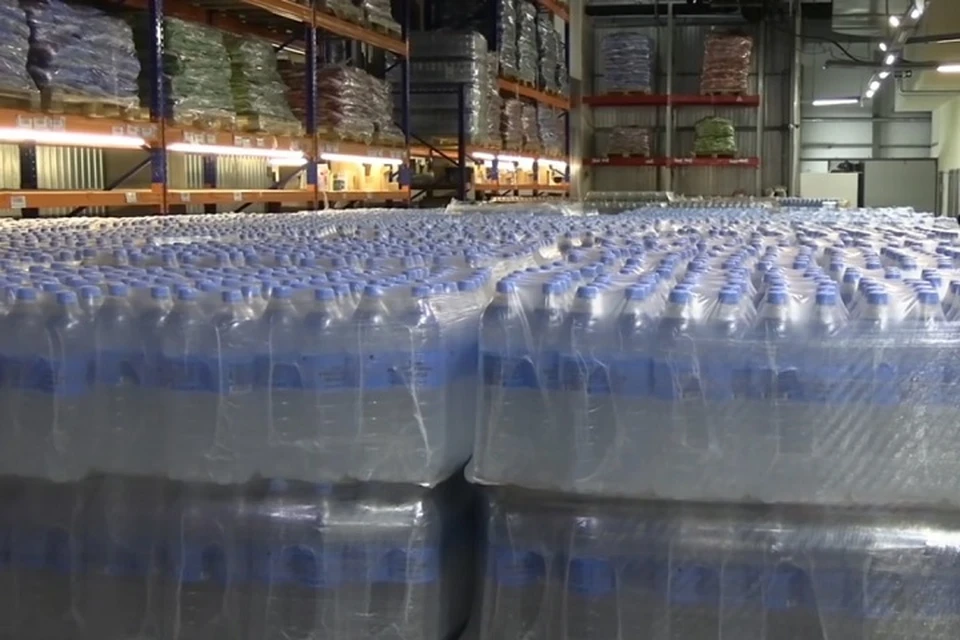 Из Казани в Оренбург отправили 37 тонн бутилированной воды