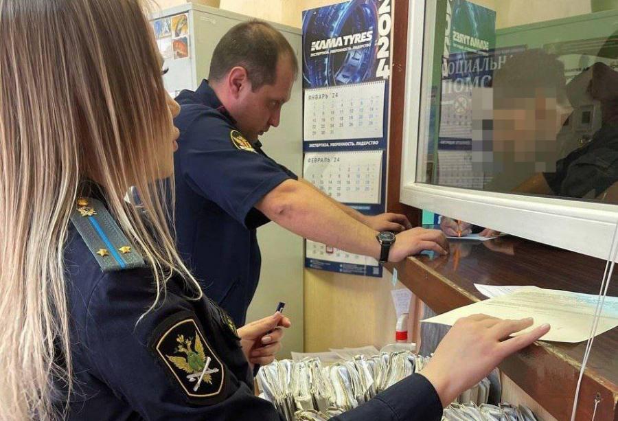 В Казани компания после угрозы ареста 14 авто выплатила 1 млн рублей