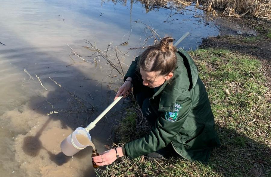 Казанцы пожаловались на сброс грязной воды в озеро Нижний Кабан