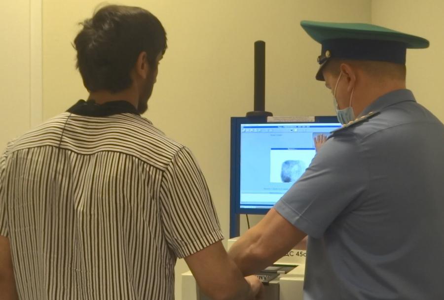 Находящегося в розыске по делу о программах иностранца нашли в аэропорту Казани