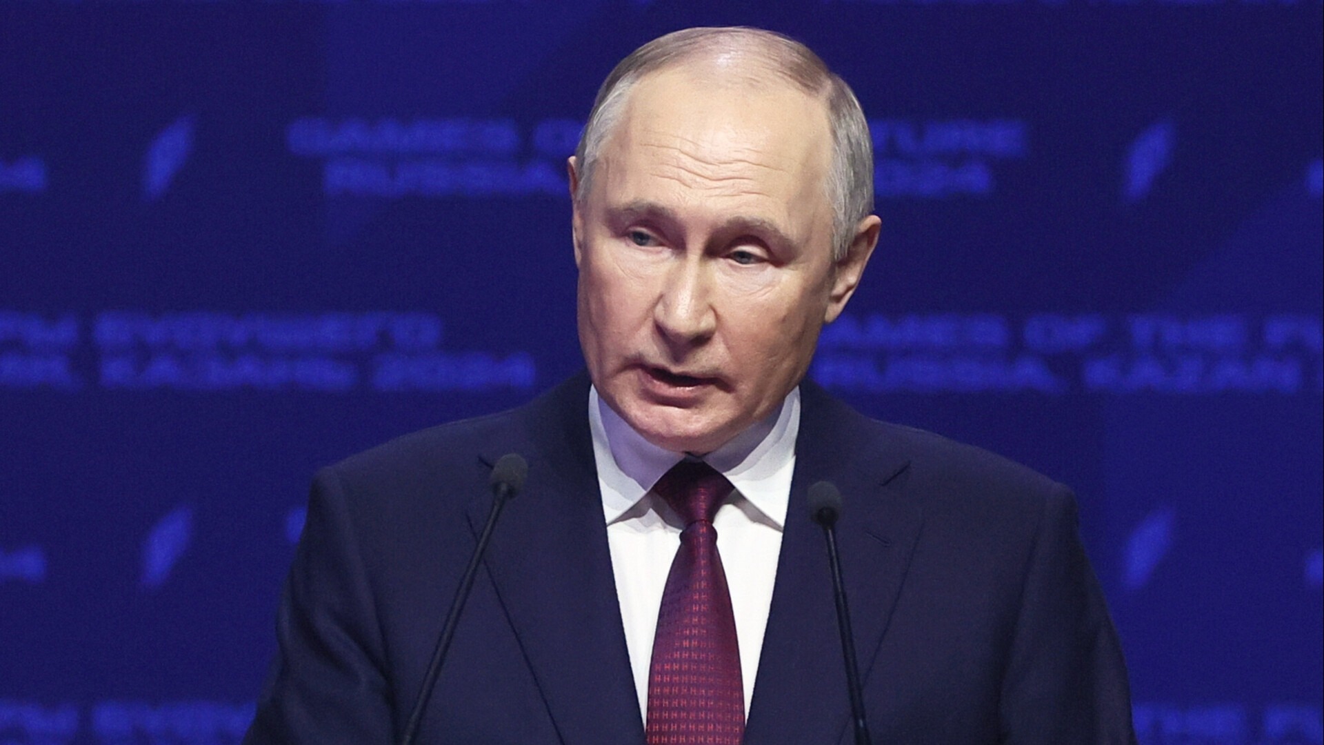 Путин заявил, что обновленные нацпроекты должны утвердить до конца года