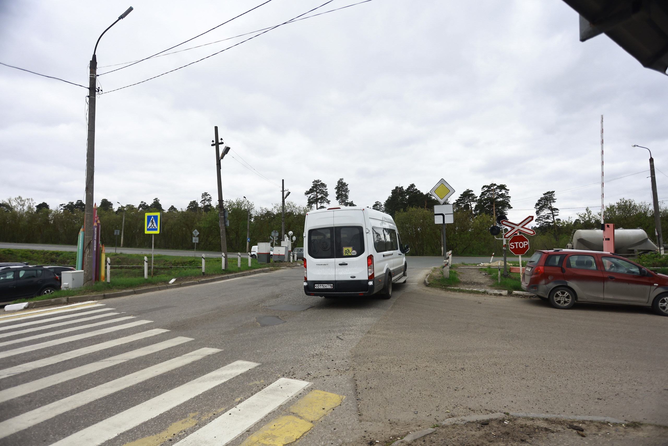 ГЖД обрекает водителей Казани на часовые пробки у поселка Левченко