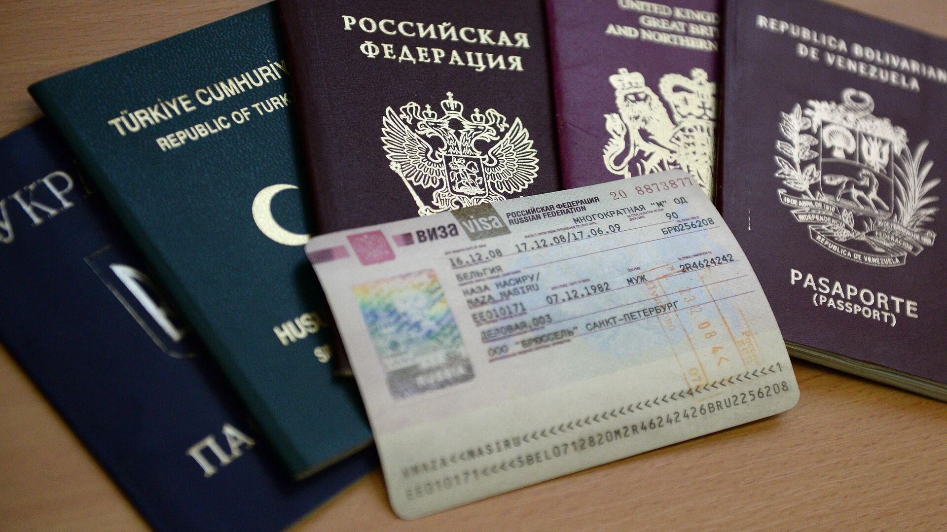 Визы на Шри-Ланку станут платными для туристов из России с июня