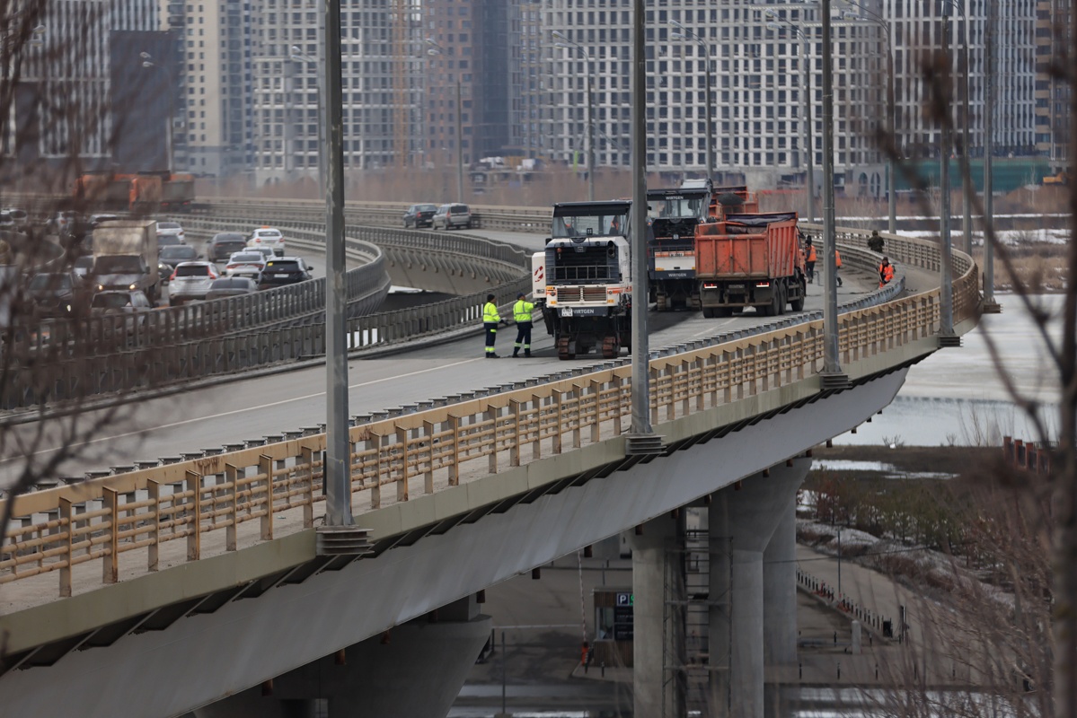 На дороги Казани выделили 16 млрд, но вовремя проложить разметку это не  помогло