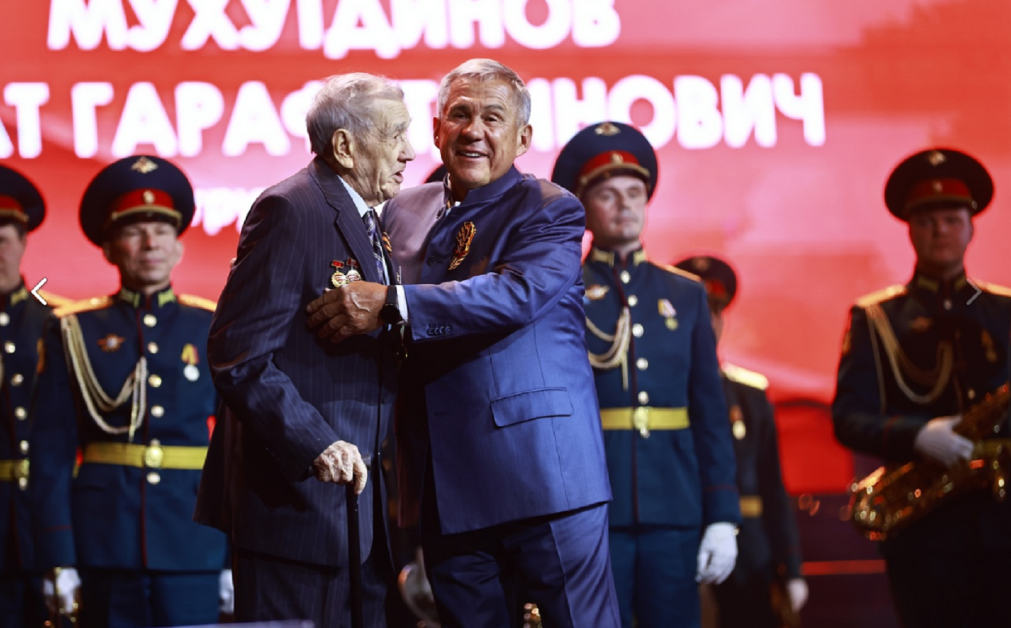 Накануне Дня Победы Рустам Минниханов вручил государственные награды
