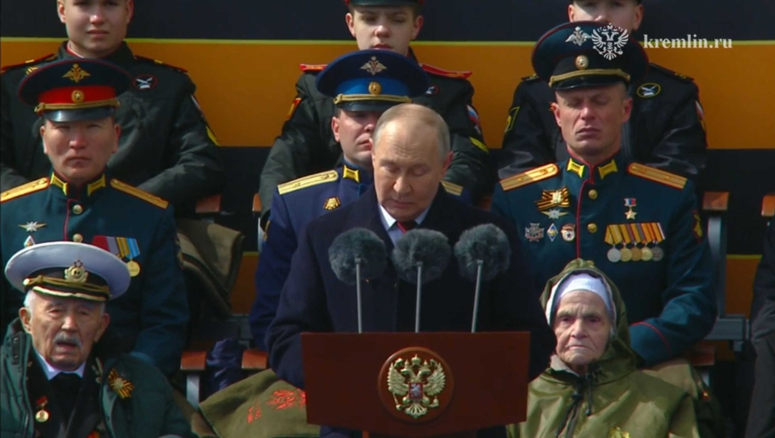 Путин на параде в честь Дня Победы: «Россия переживает сложный период»