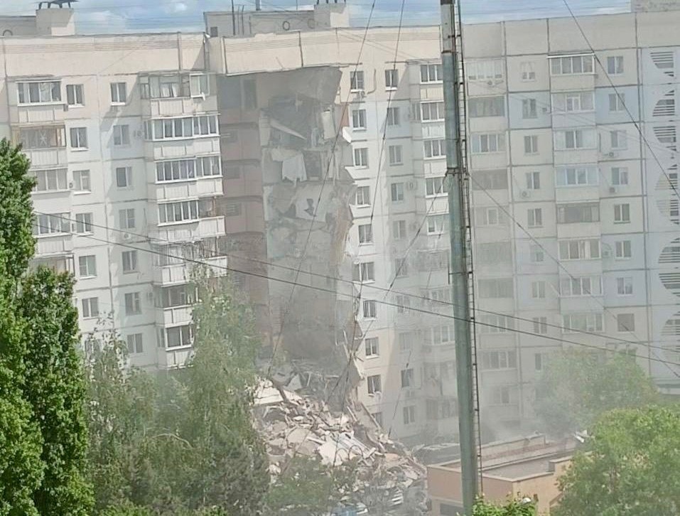 В Белгороде рухнул подъезд многоэтажки, погибли семь человек