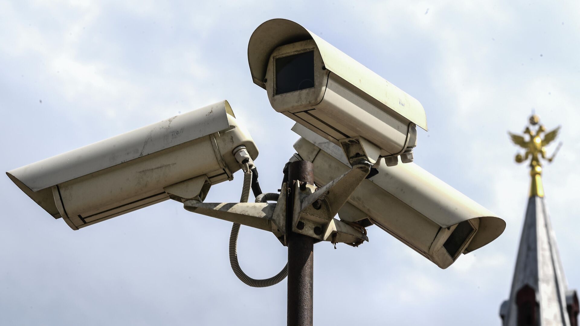 Власти России хотят штрафовать за курение и алкоголь с помощью камер