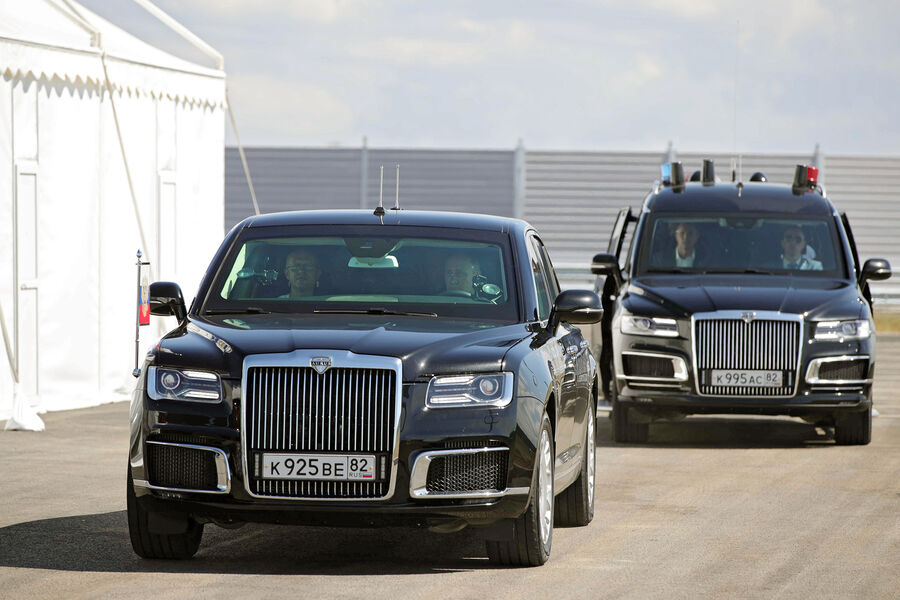 Мантуров рассказал о поставках производимых в Татарстане авто Aurus в Китай