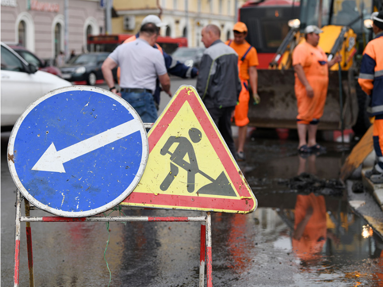 Движение транспорта по улице Болотникова в Казани ограничат