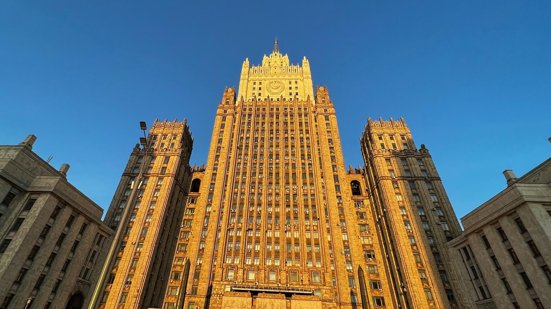 В МИД России заявили о прерывании контактов «арктической пятерки»