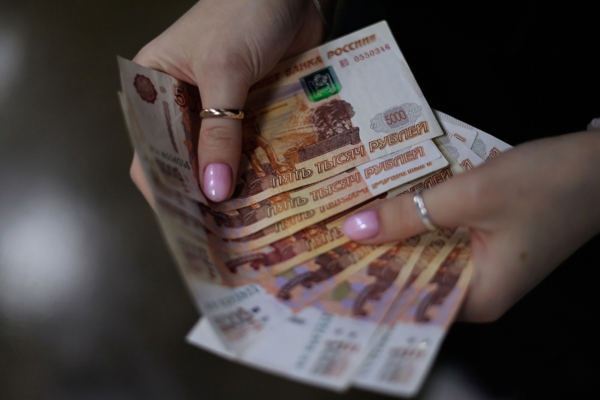 Россияне начали чаще вкладывать деньги в красоту и фитнес-услуги