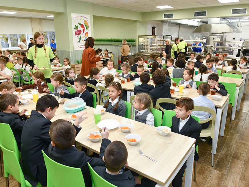 Школьникам Казани разрешили предлагать блюда для столовых