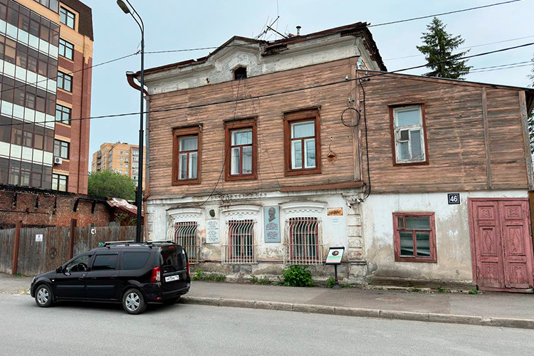 Дом, где жили Велимир Хлебников и Салих Сайдашев, продадут за 99 млн рублей