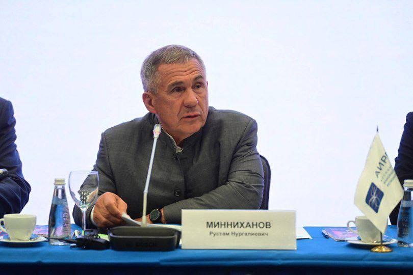 Минниханов встретился с главами регионов АИРР