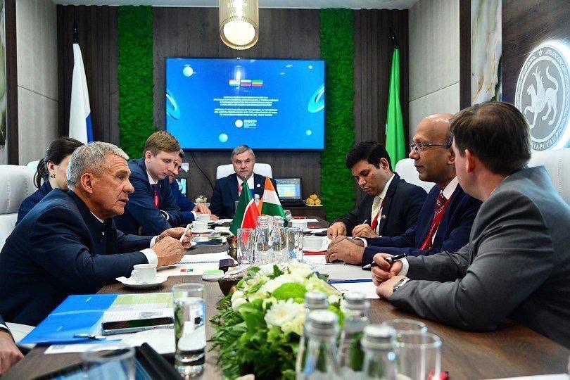 Минниханов встретился с чрезвычайным и полномочным послом Индии
