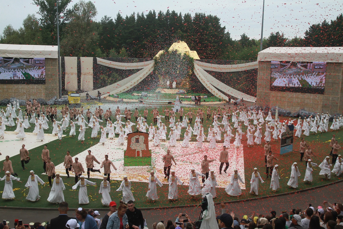 Фонд «Нэфис» помог в организации районных Сабантуев Татарстана