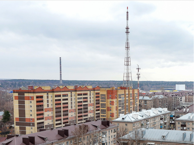 Казанскую телебашню в День России украсят флаг и герб страны