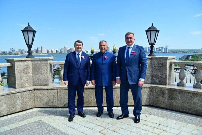 Минниханов встретился с помощником президента России Дюминым