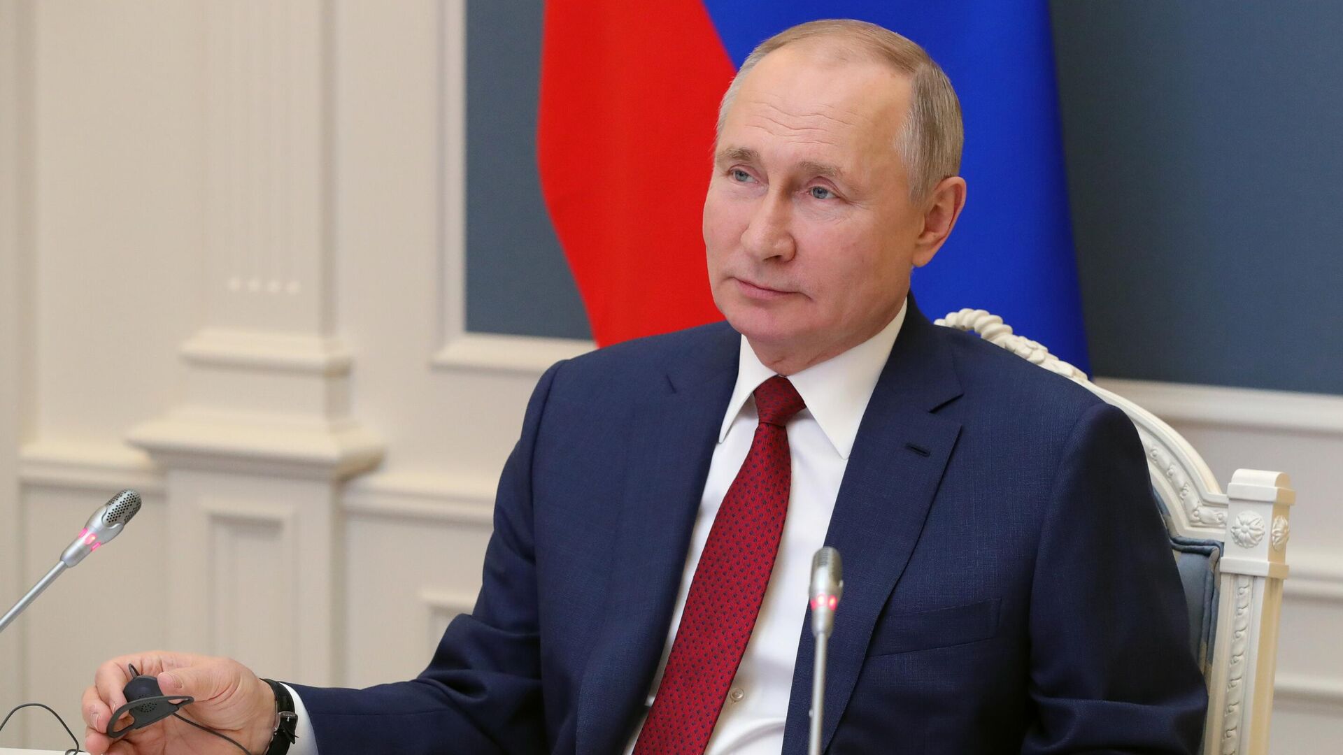 Путин наградил татарстанцев почетными званиями