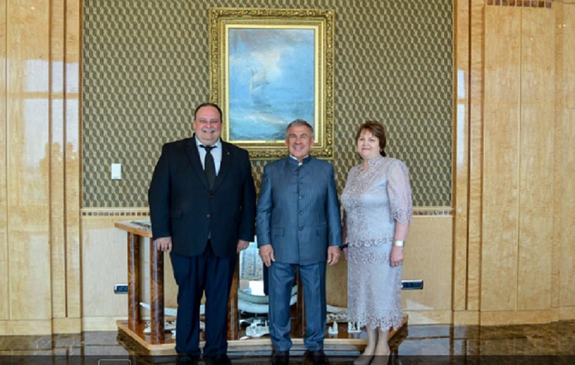 Минниханов и ректор Финансового университета обсудили сотрудничество