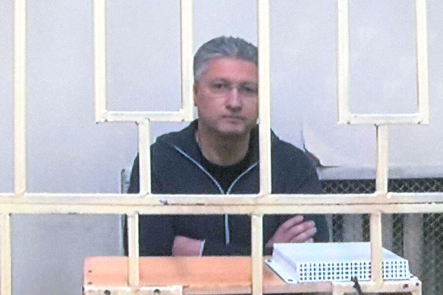 У авто экс-замглавы Минобороны Иванова были номера за миллионы рублей