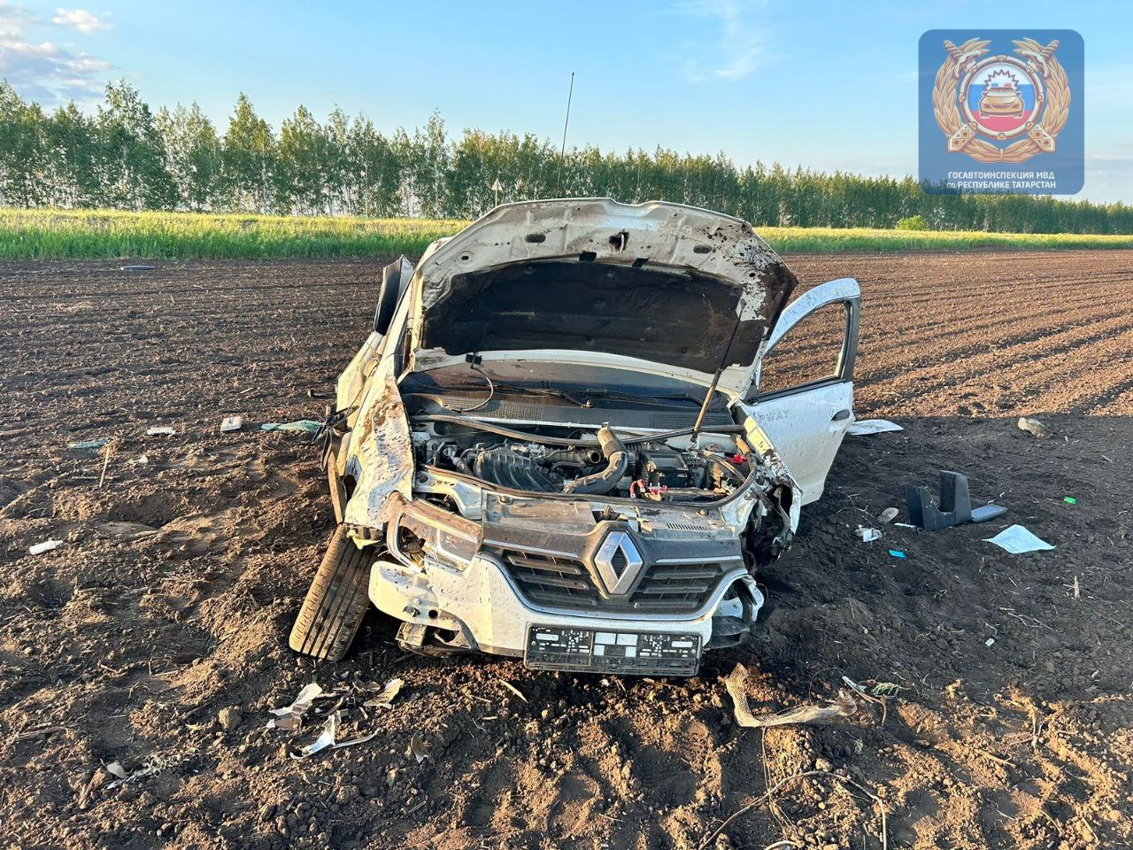 В Татарстане пьяного водителя Renault в смертельном ДТП выкинуло из окна