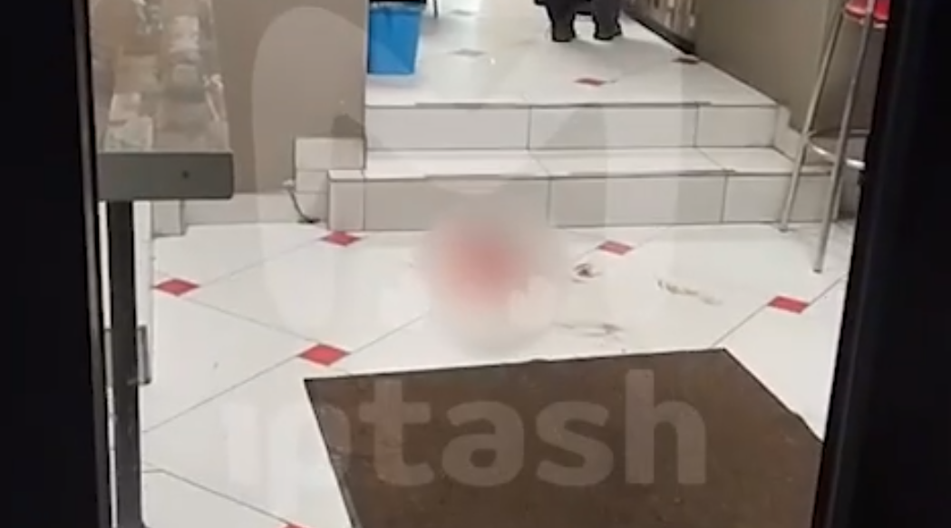 В полиции Казани опровергли стрельбу у бара - клиента ударили камнем