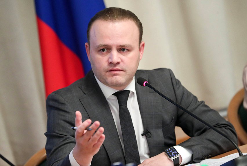 Вице-спикер Госдумы Даванков предложил отменить пошлину за регистрацию брака