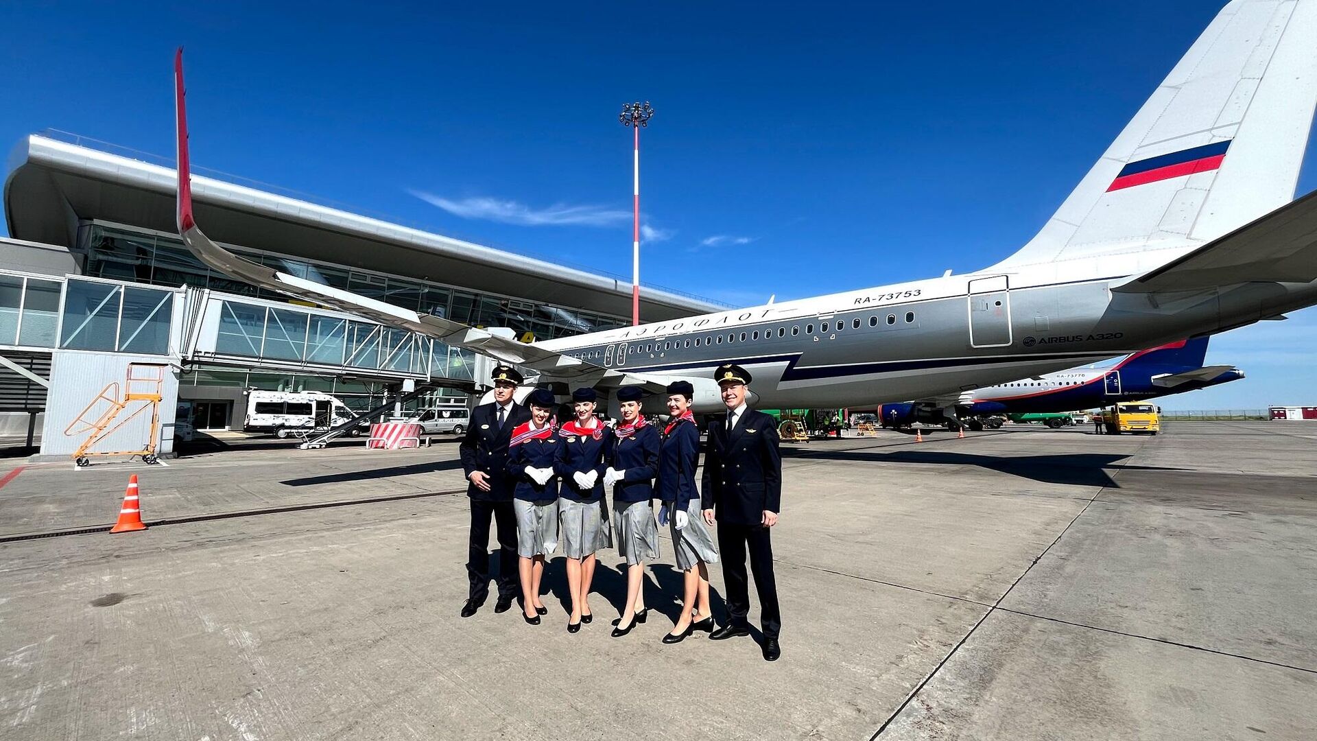 «Аэрофлот» в честь 100-летия полетов в Казань выполнил ретрорейс